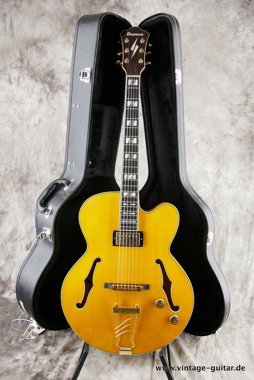 img/vintage/5519/Ibanez_PM_2 Pat_Metheny_China_antigue_amber_2016-013.JPG